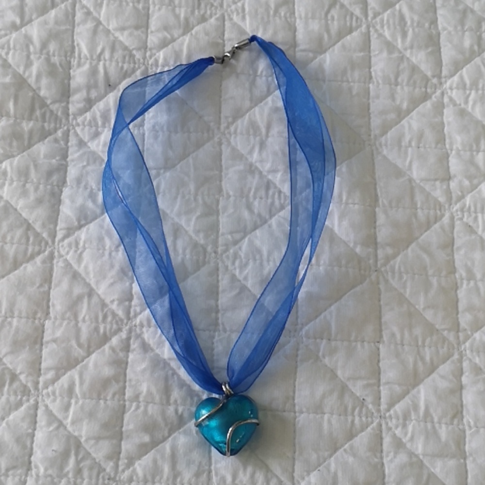venetian glass heart pendant and lace chocker